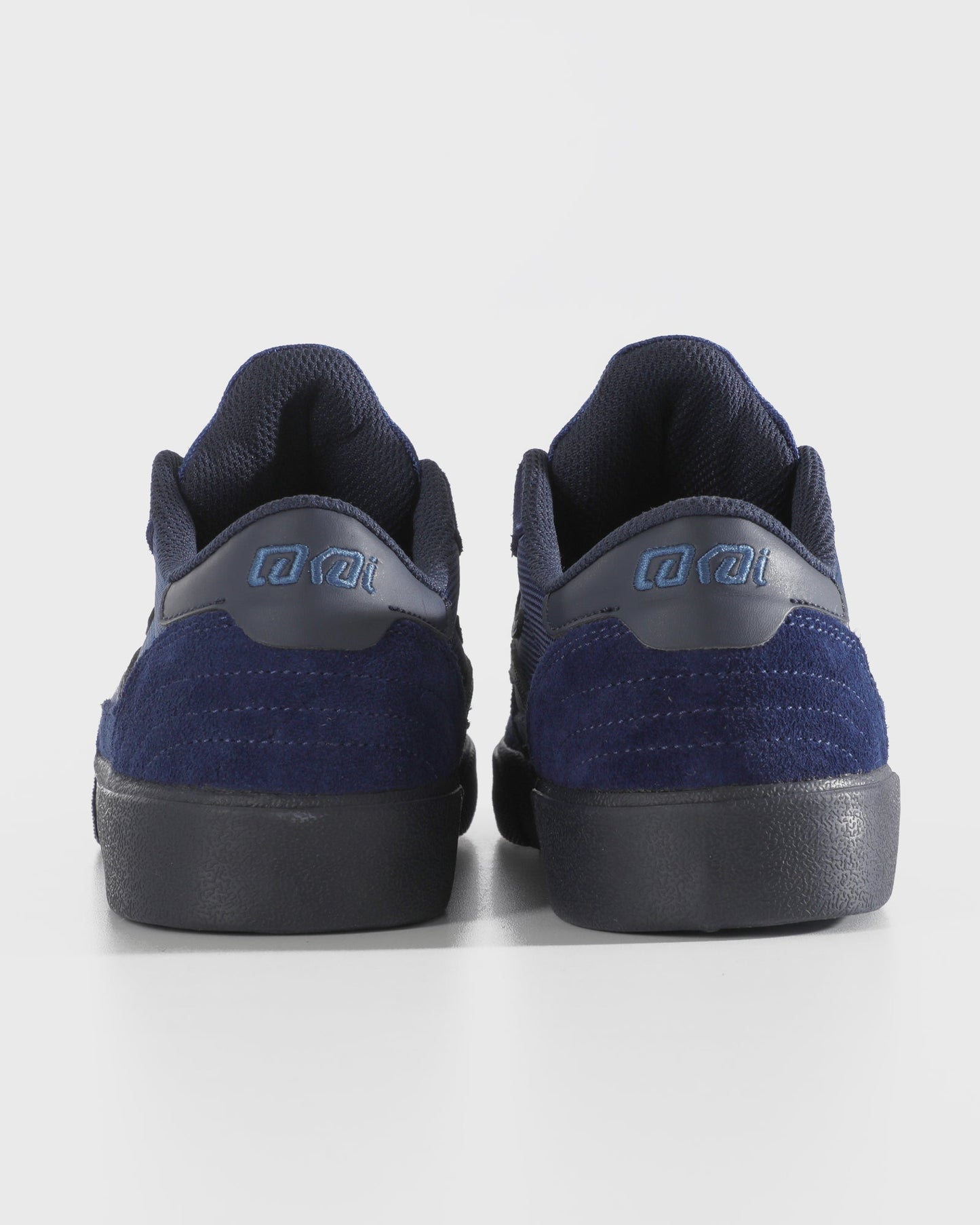 Cambridge - Estate Blue Suede Monochrome