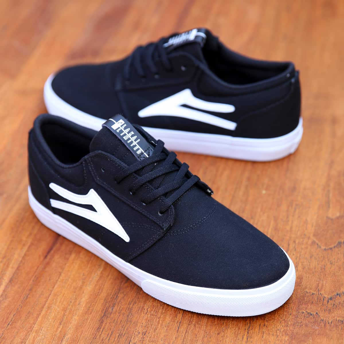 Lakai griffin 2024 black suede