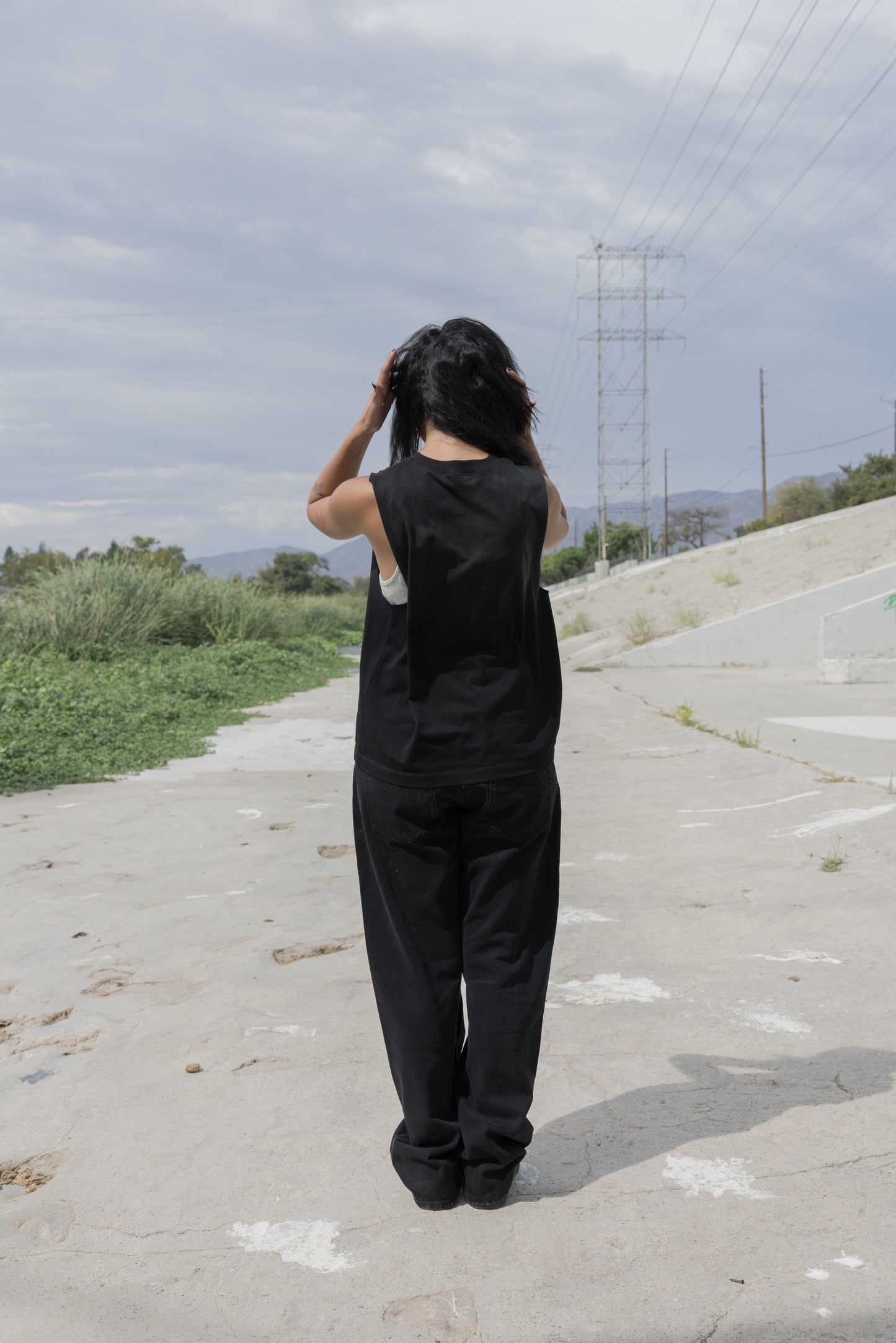 Flare Cutoff Tank Shirt - Black