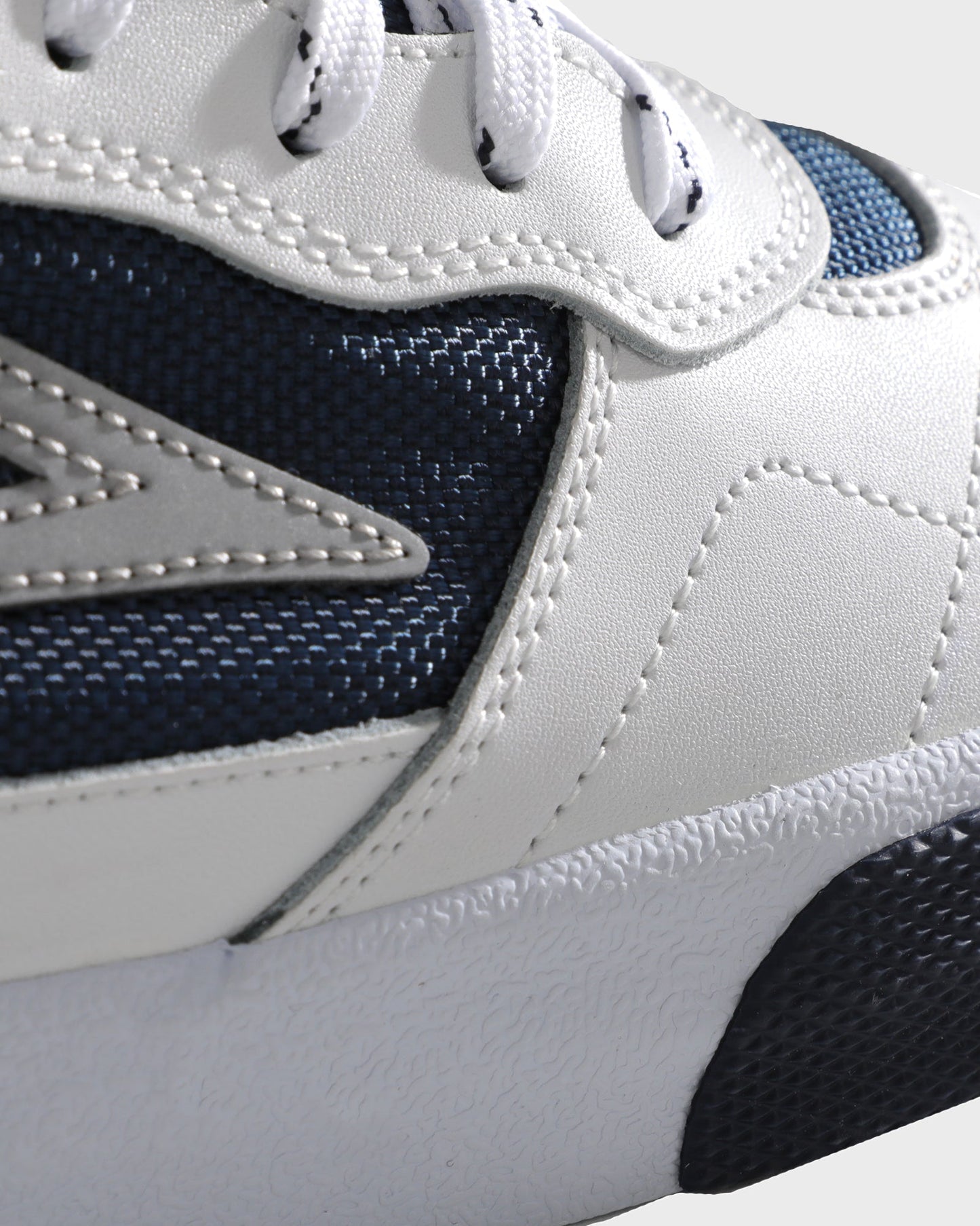 Cambridge - White Leather Navy Reflective