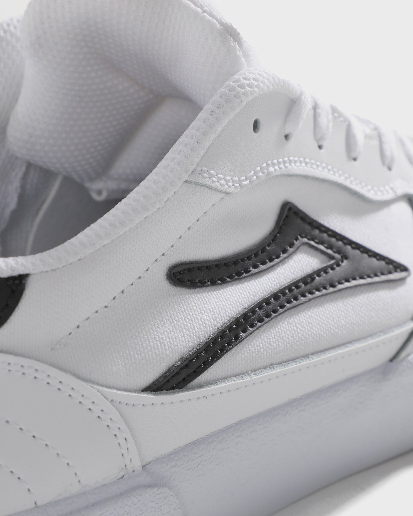 Cambridge - White Leather