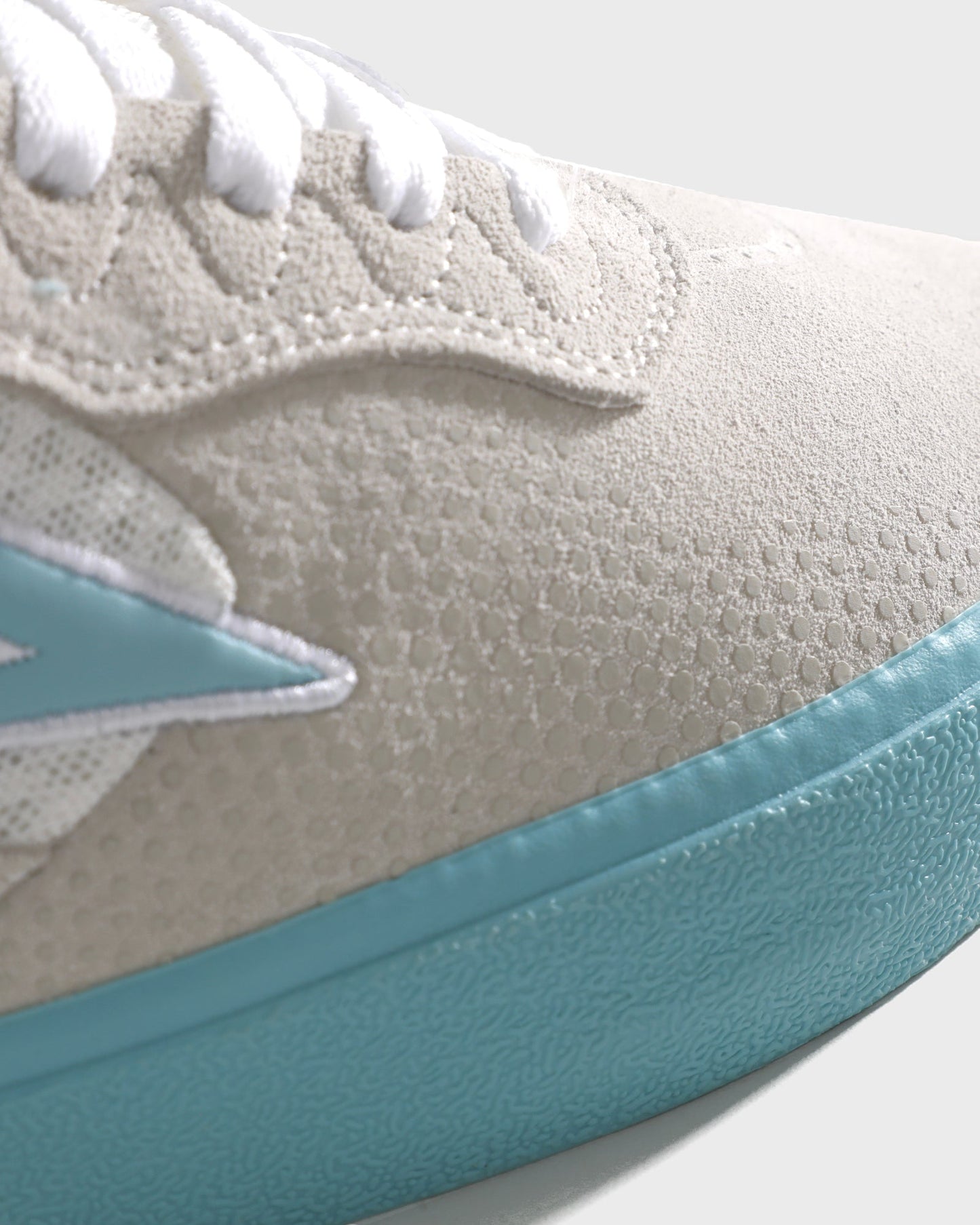Essex - Elite White Suede Aqua