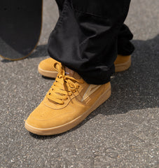 Ludlow - Walnut/Gum Suede